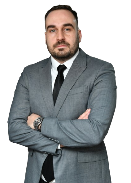 Na slici je prikazan advokat Beograd, Dimitrije Lukić sa prekrštenim rukama.